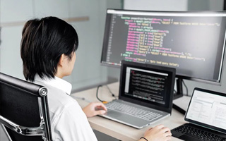 中国澳门 api php源码,下载的php源码怎么运行呢？